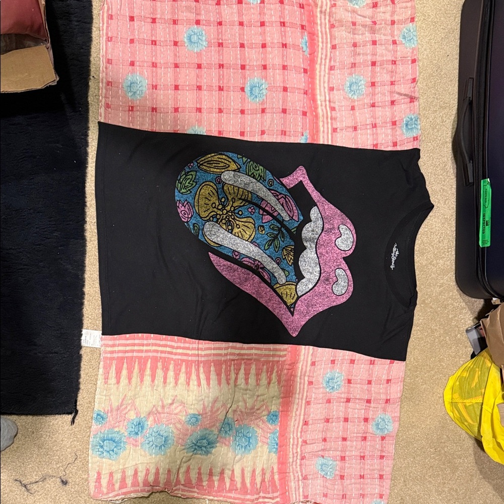 Upcycled Rolling Stones Black/Pink Graphic Women tee upcycled Kantha Oversized